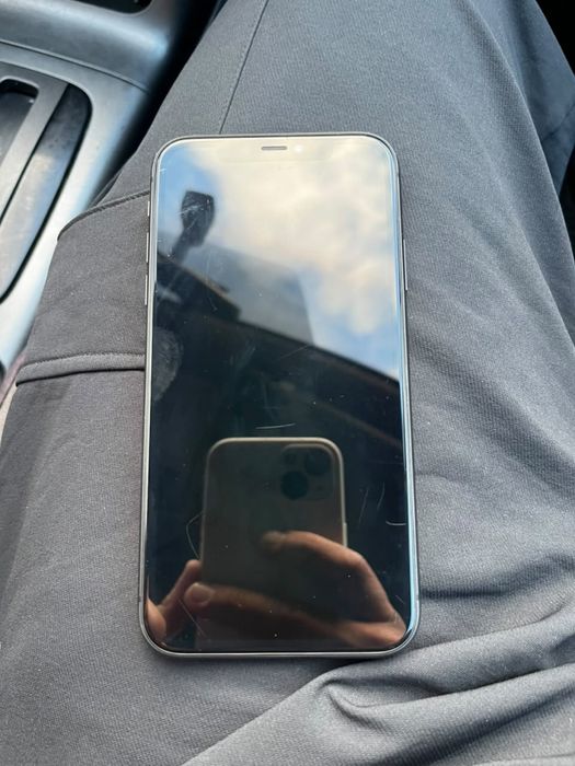 Iphone 11 в хорошем состоянии
