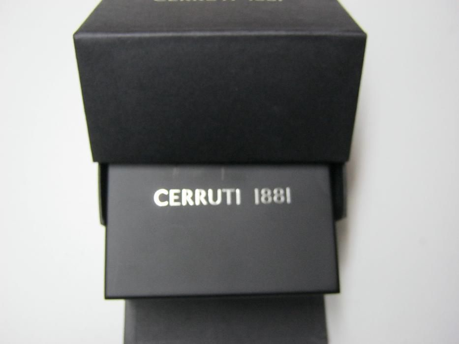 Cutie ceas,CERRUTI.