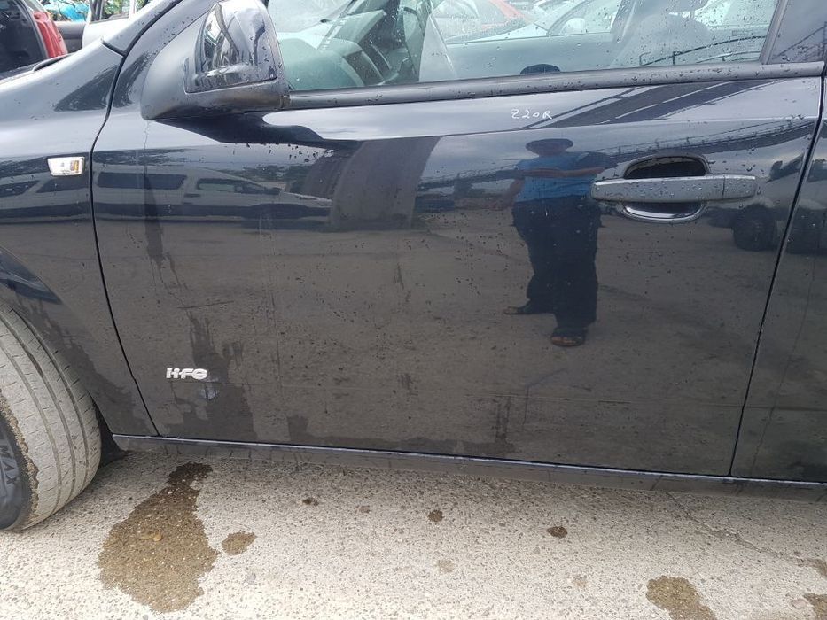 Usa / Portiera Stanga Fata Opel Astra H Break / Combi 2004 - 2010 Cod Culoare Z20R