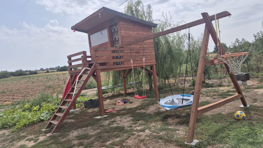 Casuta pentru copii cu leagan si topogan