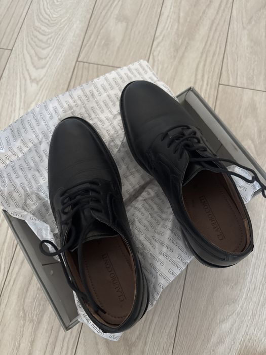 Vand pantofi noi Claudio Conti