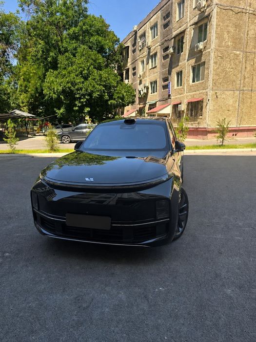 Продаю Li 9 max 2023 full pozisiya. Probeg 59.000 km