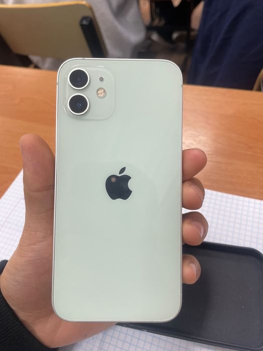Продам айфон 12 64гб торг есть