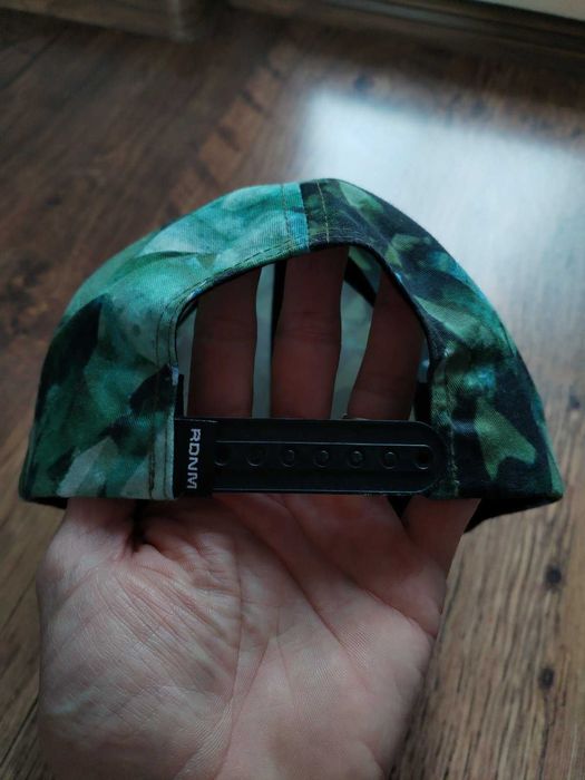 reell - страхотна шапка КАТО НОВА  универсален размер