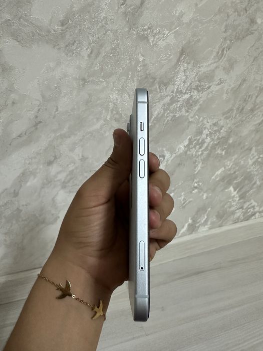 Iphone 15 емкост 85%