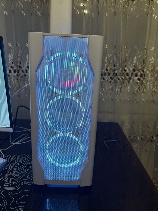 Продаю комп игровой срочно