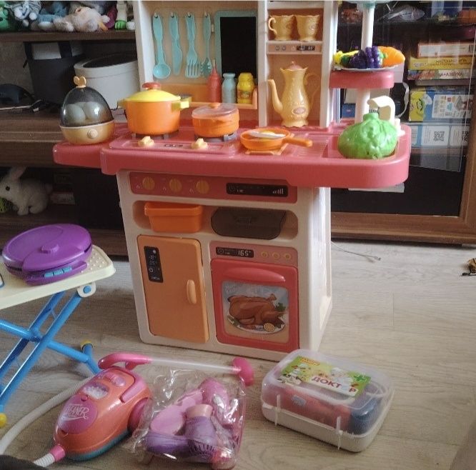 Продам детскую кухню