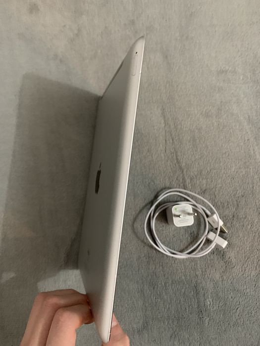 Продам айпад 3 с акб 98%