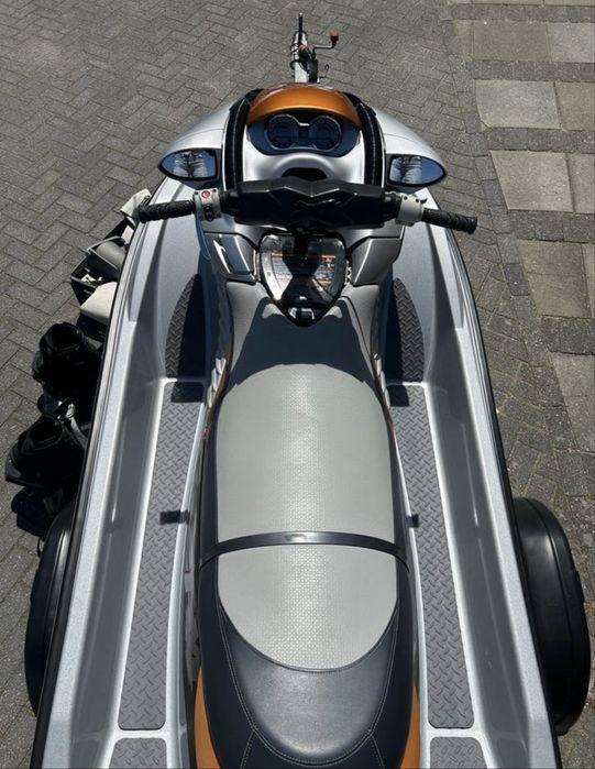 Sea-Doo RXP-X255 със Flyboard и колесар