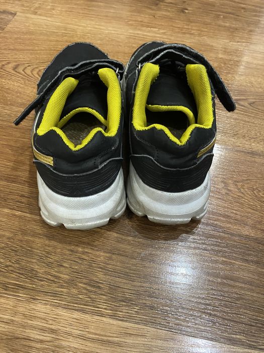 Кроссовки 35-36 размер на детей