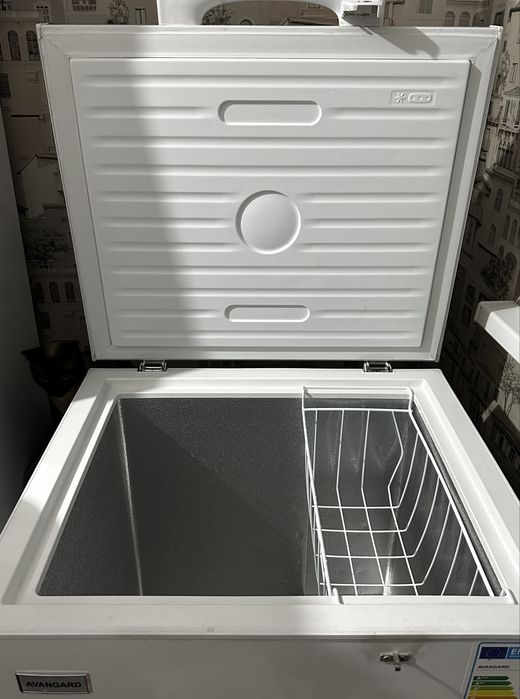 Продам морозильник