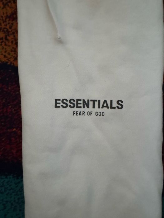 pantaloni essentials
