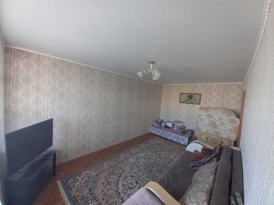 Продаю 2х комнатную квартиру  УП по ул. Металлургов!