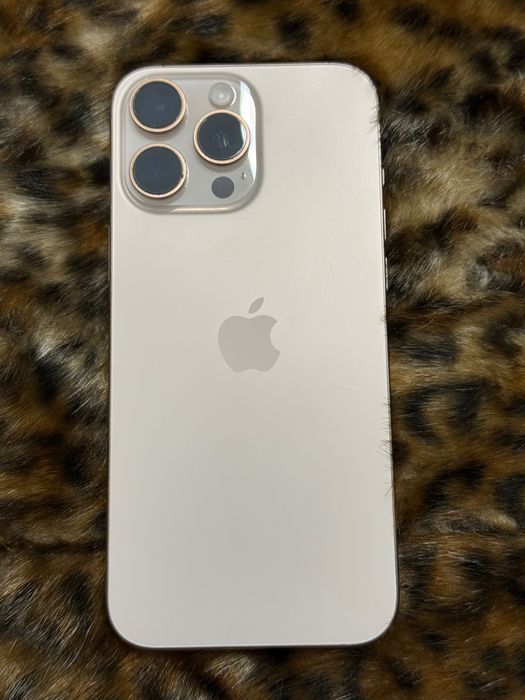 iPhone 16Pro max 1Tb в гаранция Като Нов