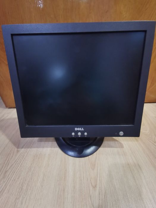 Продавам Монитор Dell