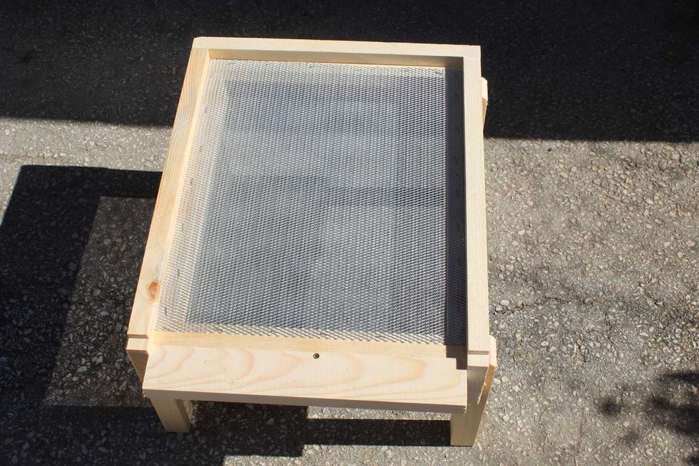 Пчелни кошери и рамки