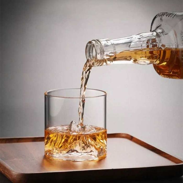 Комплект стъклени чаши с планински върхове