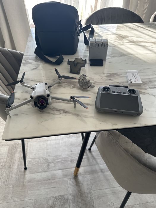 Продавам Dji Mini 4 Pro Fly More Combo (DJI RC 2) + комплект ND филтри