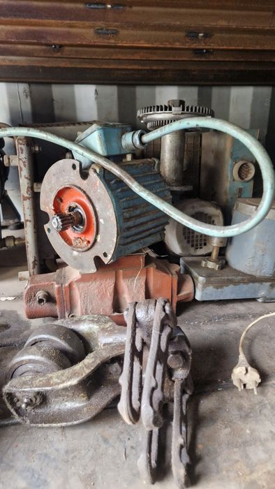 Двигатель на Тельфер.