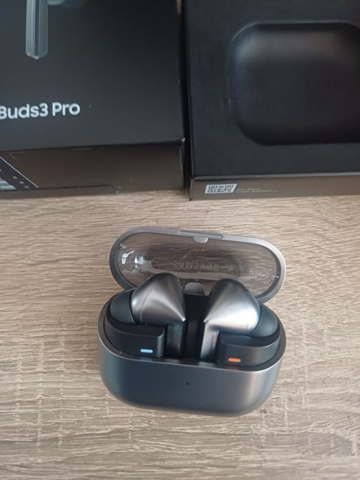 Samsung Galaxy Buds3 Pro (напълно нови)