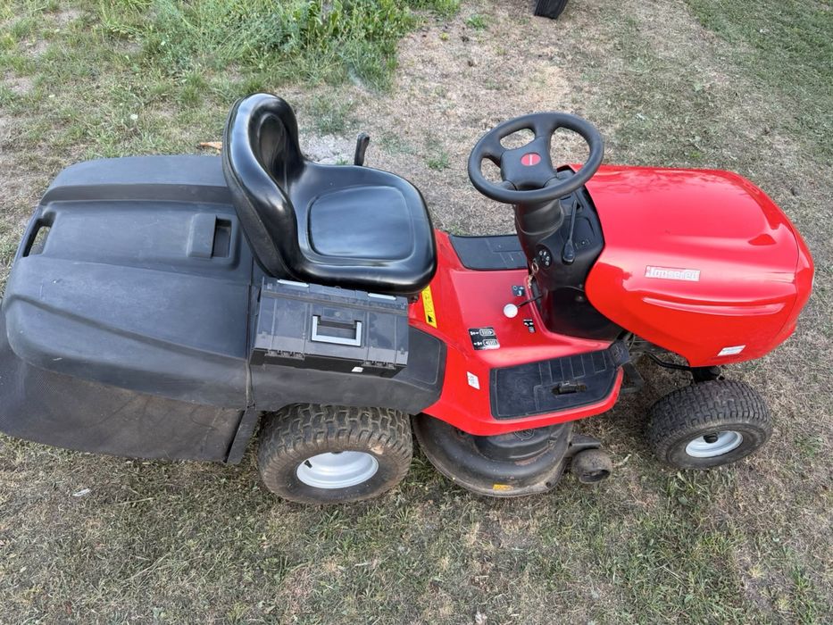 Tractoras tuns gazon / tuns iarba  Jonsered