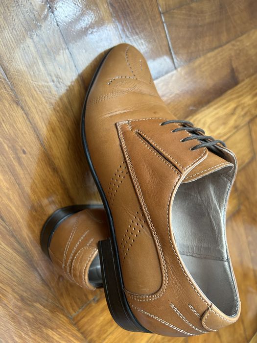 Pantofi din piele