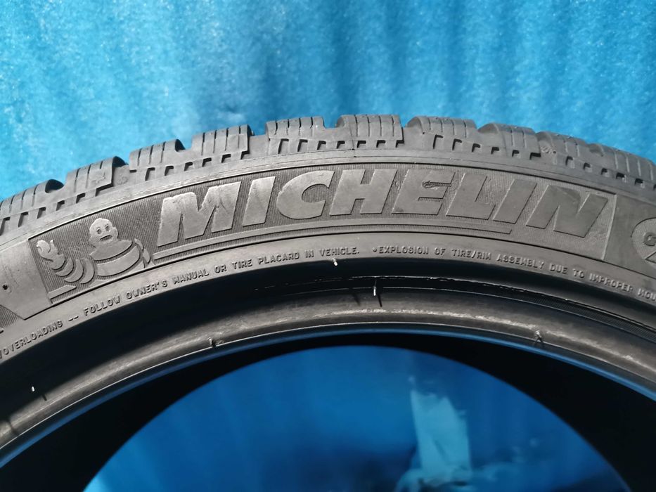 245/40/18 michelin m+s 2 buc