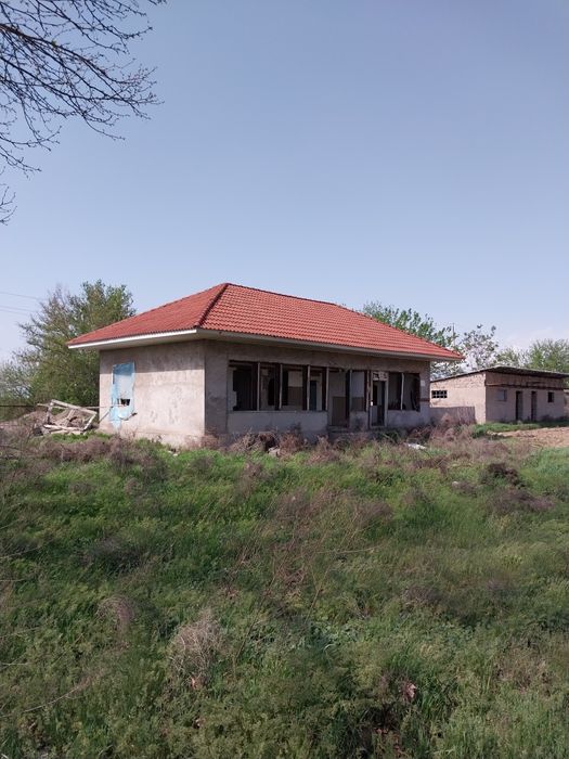 Комерческая помещение Ташкентская область чиназ 1,8 га.