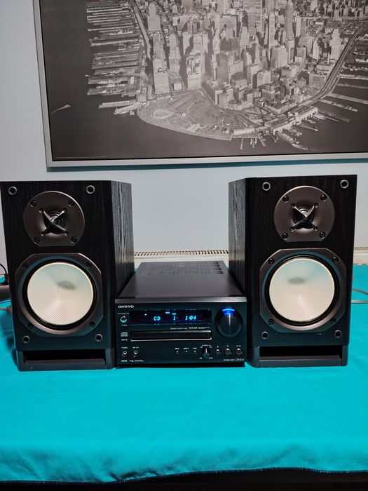 ONKYO CD Receiver CR-515 cu boxe Onkyo  D-N9BX, mini sistem audio, fără telecomandă.