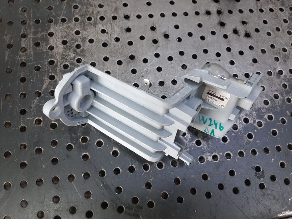 soclu stop dreapta mercedes  b-class w246  607042 e55732