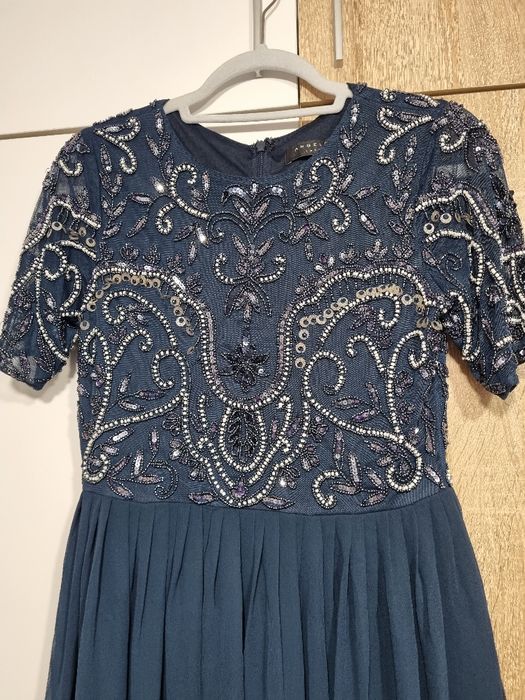 Официални рокли в различни цветове