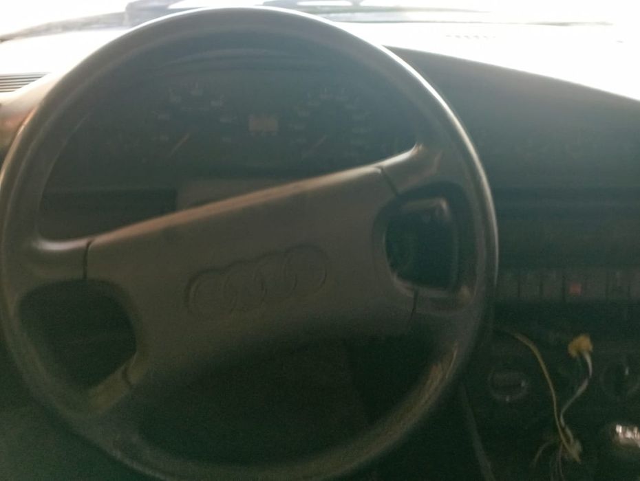 Ауди 100 с4.             100