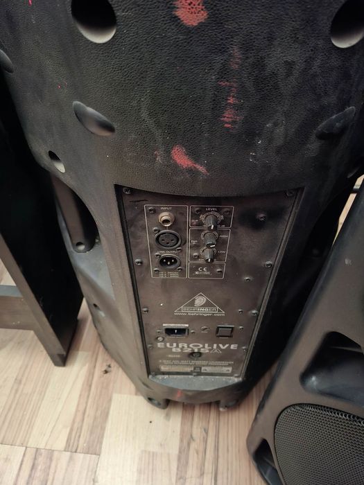 Vând lot de 7 boxe active Behringer profesionale