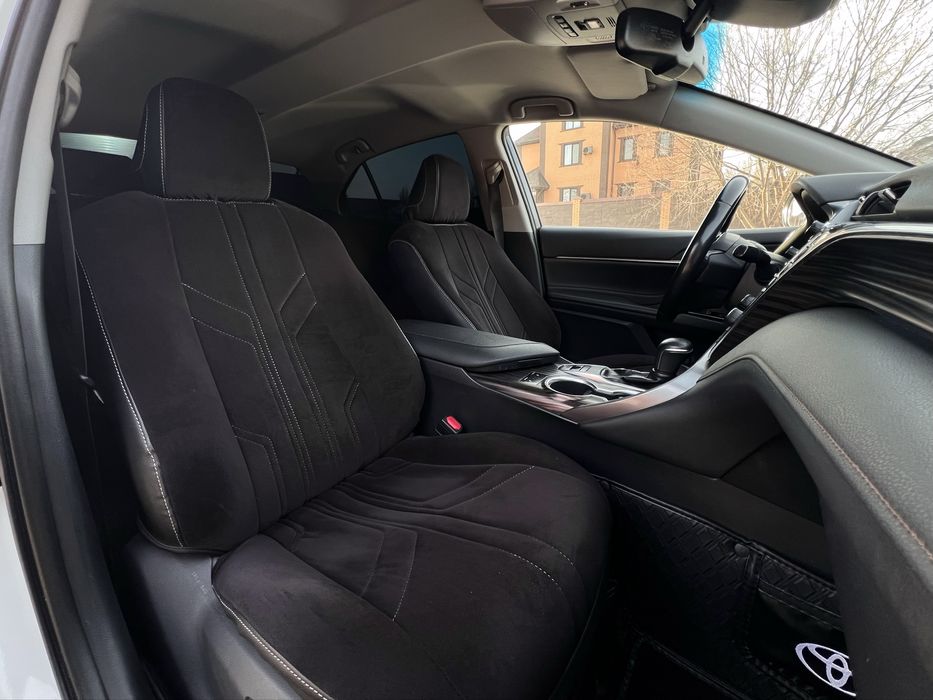 Продам чехлы на камри 70-75