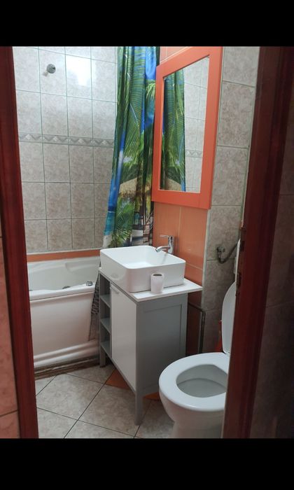 Închiriez apartament 3 camere