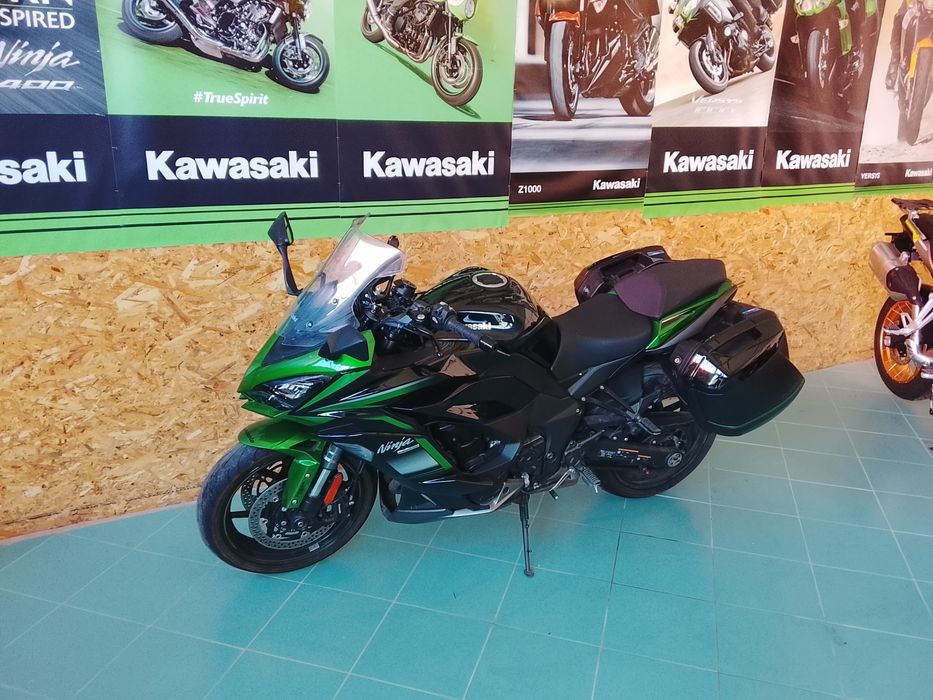 Kawasaki ninja1000sx 
Perfecta stare prețul este fix detalii la telefon 
Cauciucuri noi și revizie incluse în preț in momentul vanzarii
2 chei
Manual