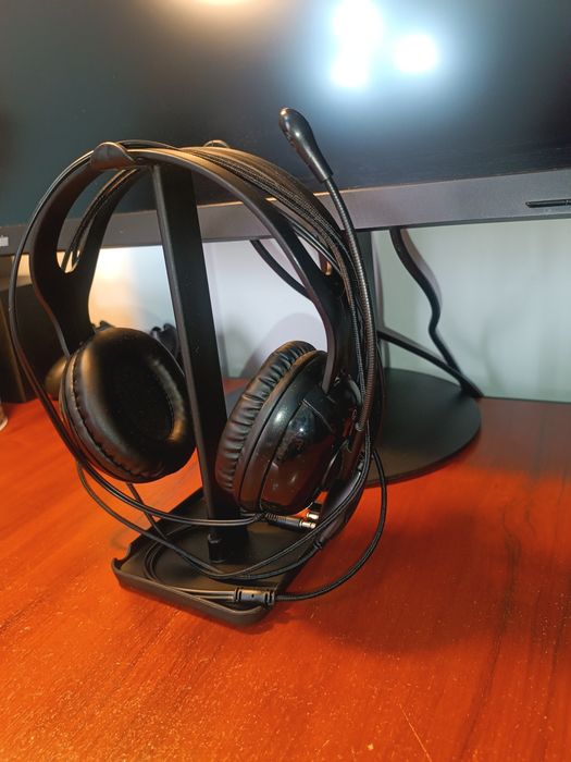 Продаю наушники Microlab K280B + подставка