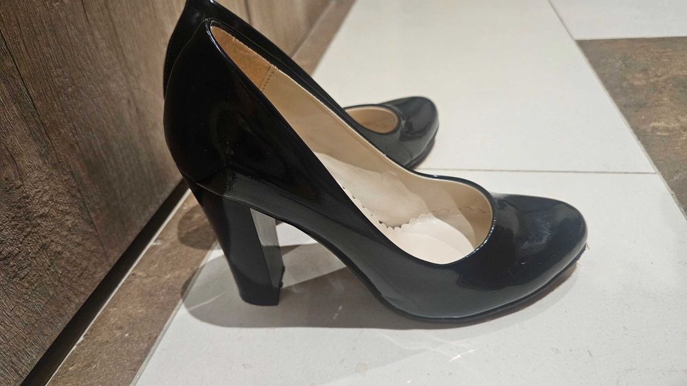 Обувки с ток в отлично състояние