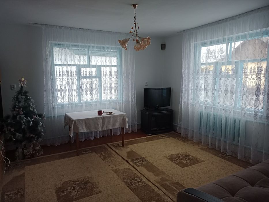 Продаётся дом большой и тёплый.