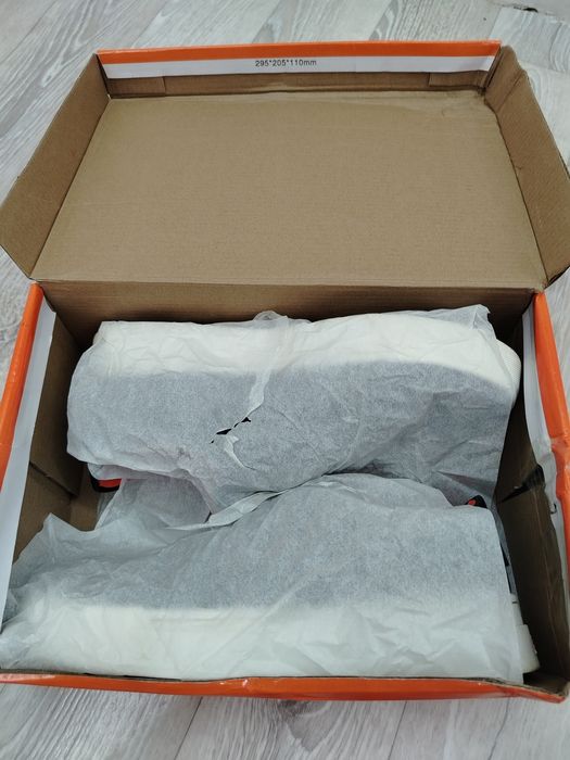 продам Santoni  размер:39