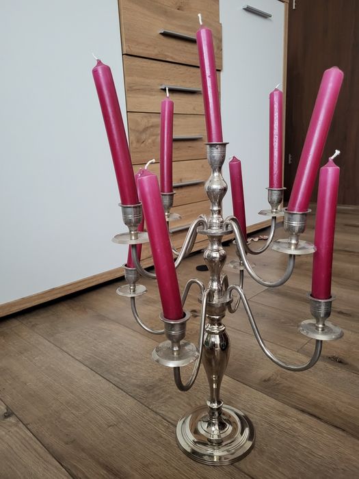 Sfesnic 9 lumânări