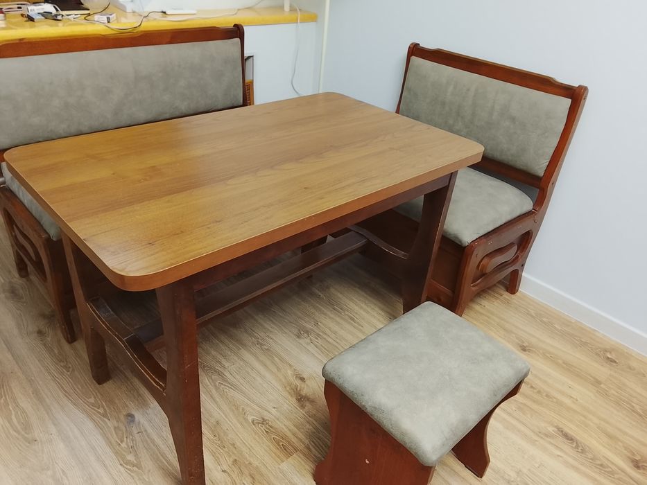 Кухонный уголок . Дерево.