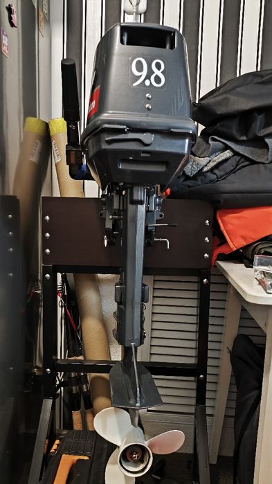 Продам лодочный мотор 9.8