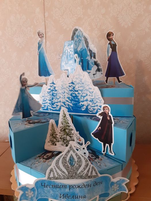 Картонени торти и пинята