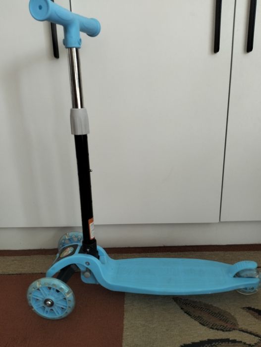 Самокат новый     .