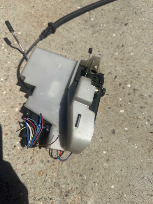 Брава предна врата централно VW Polo   поло