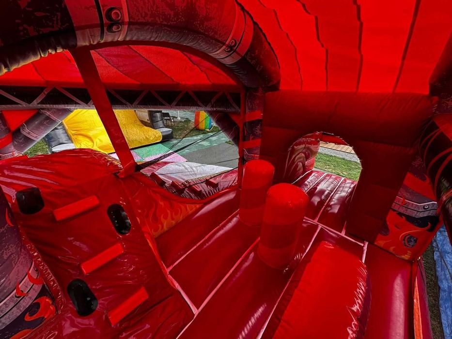 Tobogan castel gonflabil copii masina pompieri folosit doar 3 luni