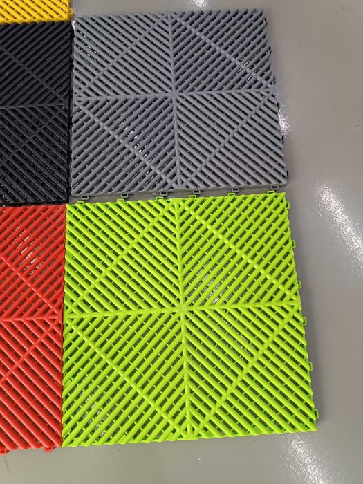 Пластиковые плитки для пола высокого качества