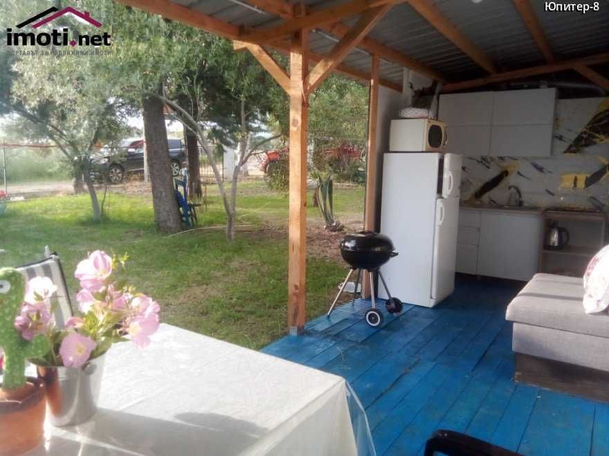 На море в бунгало Кариани на 300 м. от брега- 40 евро.