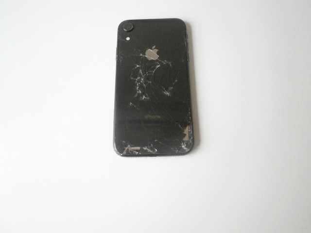 Apple iPhone XR 64GB iCloud